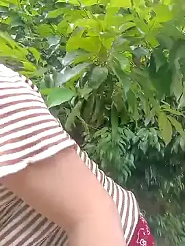 Stripchat Live Sex of llomayy-love