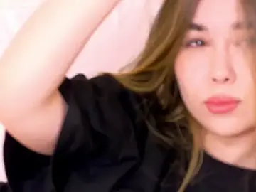 Stripchat Live Sex Cam of MiaMarlow