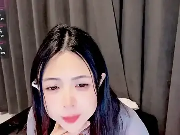 Stripchat Live Porn of candy-yiyi