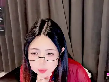 Stripchat Adult Webcams of candy-yiyi