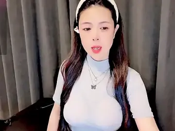 Stripchat Live Sex Cam of candy-yiyi