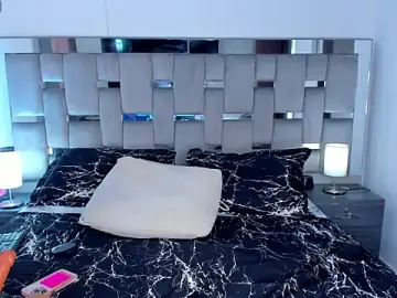 Stripchat Live Sex Cam of Cammiila