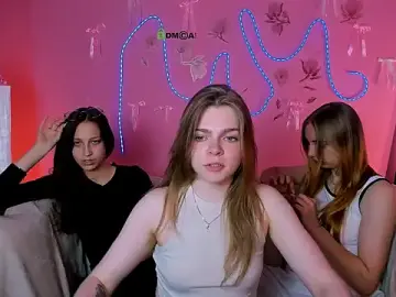 Stripchat Live Sex Cam of veronica_bubble