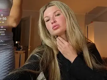 Stripchat Live Sex Cam of AngelMiaM