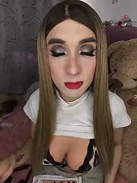 Stripchat Free Porn Cam of Bella_Emmy