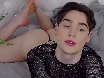 Stripchat Sex Cam of RobbyCharming