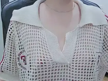 Stripchat Live Porn of Kemmy_babe20