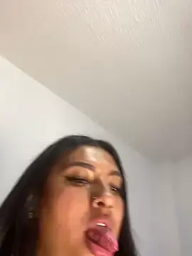 Stripchat Best Webcam of Issa_Santana