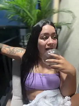 Stripchat Sex Cam of Pretty_Isadora