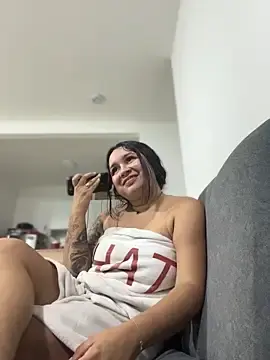 Stripchat Free Porn Cam of Pretty_Isadora