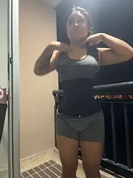 Stripchat Sex Cam of Pretty_Isadora