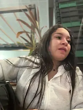 Stripchat Free Porn Cam of Pretty_Isadora