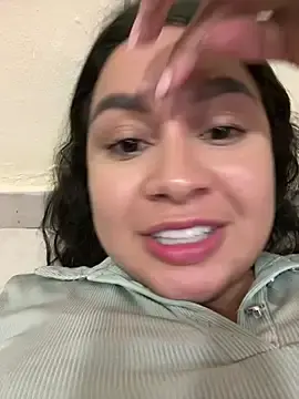Stripchat Free Live Porn of Pretty_Isadora