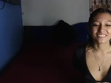 Stripchat Live Sex Cam of tony_and_sophia