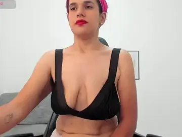 Stripchat Live Sex Cam of natalia_curvy1