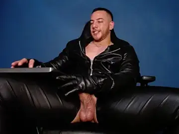 Stripchat Adult Webcam of Maxxxpowerful