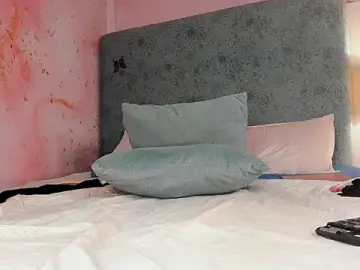 Stripchat Nude Webcam of JESSI_NAOMI