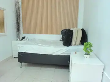 Stripchat Live Porn of GenesisRuiz