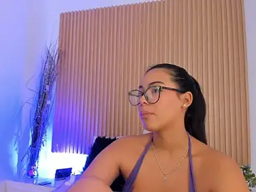 Stripchat Adult Webcam of GenesisRuiz
