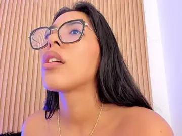 Stripchat Sex Cam of GenesisRuiz