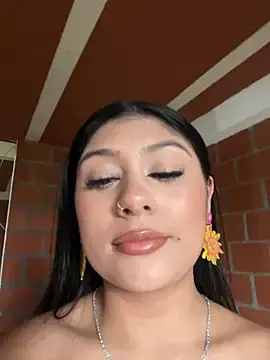Stripchat Free Live Porn of CandyRoxx1_