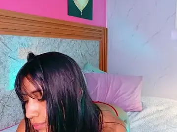 Stripchat Live Sex Cam of littlee_emilyy_