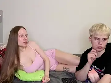 Stripchat Nude Webcam of Emily_and_Ilumi