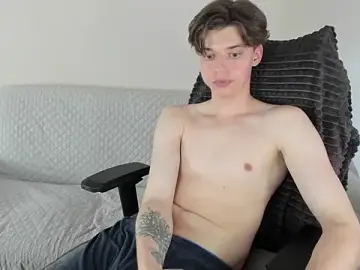 Stripchat Adult Webcams of Liam_sexy1