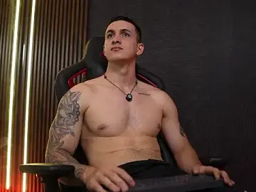 Stripchat Live Sex Cam of JacksonOlsenn