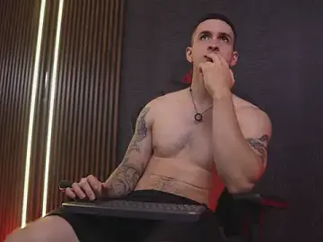 Stripchat Watch Live Sex Cams of JacksonOlsenn