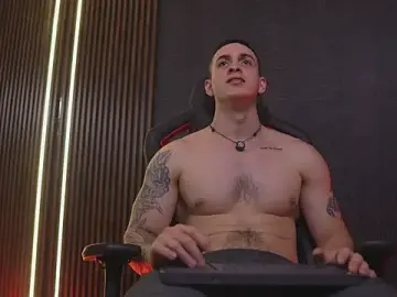 Stripchat Sex Cam of JacksonOlsenn