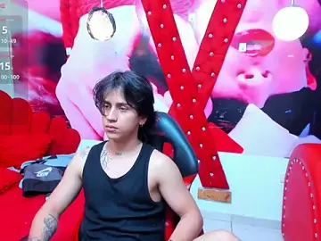 Stripchat Live Sex Cam of alex_477