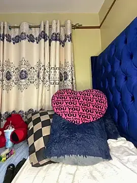 Stripchat Free Porn Cam of squirtycheeks