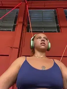 Stripchat Free Porn Cam of Chloe_Leaozinho