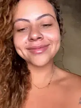 Stripchat Nude Webcam of Chloe_Leaozinho