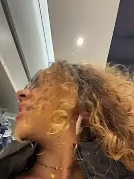 Stripchat Best live sex cam show of Chloe_Leaozinho
