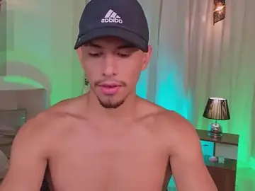Stripchat Adult Webcam of Aaronfox_x