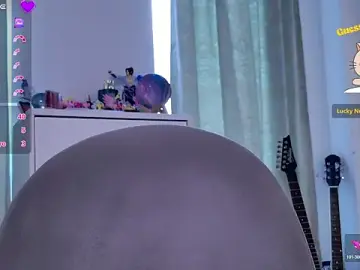 Stripchat Nude Webcam of ValBae