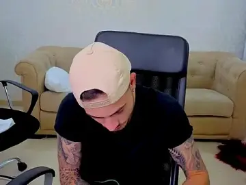 Stripchat Live Sex Cam of BrandonTate