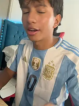 Stripchat Adult Video Chat of Leonarrrd_01