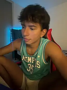 Stripchat Live Porn of Leonarrrd_01