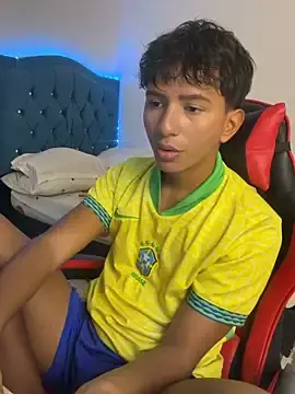 Stripchat Free Live Porn of Leonarrrd_01