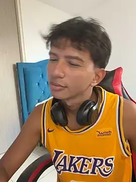 Stripchat Free Live Porn of Leonarrrd_01