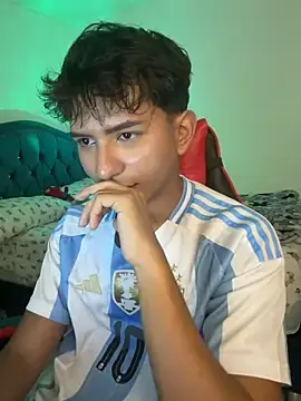 Stripchat Watch Live Sex Cams of Leonarrrd_01