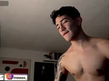 Stripchat Live Sex of ivaaaan_