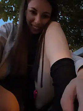 Stripchat Watch Live Sex Cams of CrystalClean