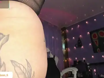 Stripchat Adult Webcams of cherrybom_