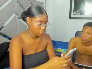 Stripchat Sex Cam of EvaxEmma