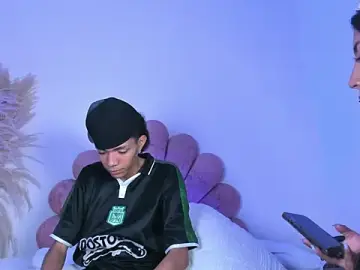 Stripchat Sex Cam of candyandmarilyn