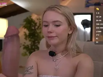 Stripchat Free Porn Cam of LexieLoree